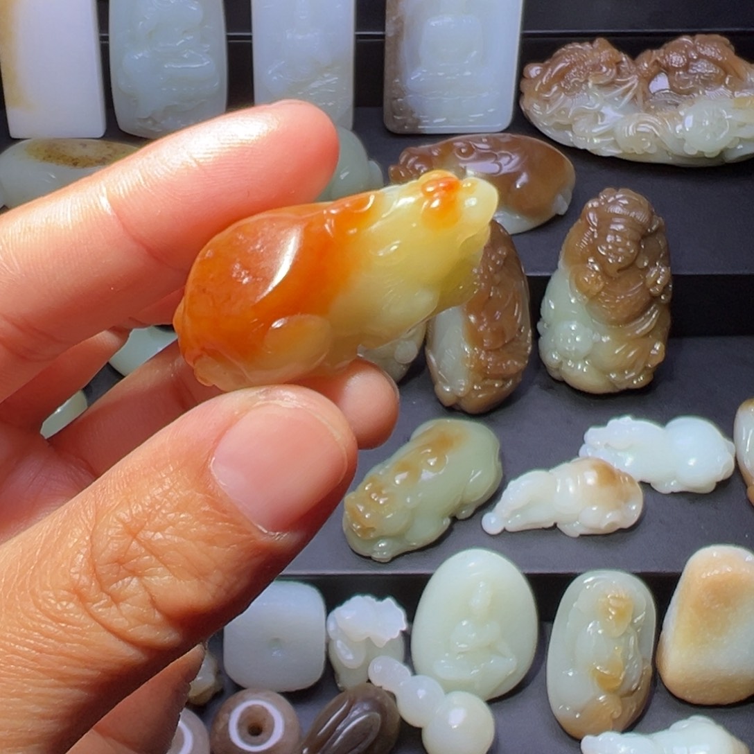 和田玉未镶嵌颈饰