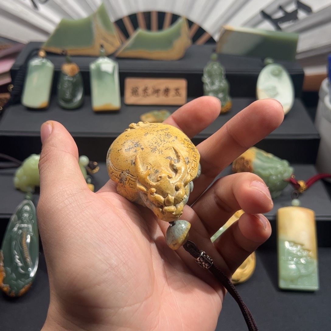 岫岩河磨玉（透闪石质玉）颈饰未镶嵌一****猫