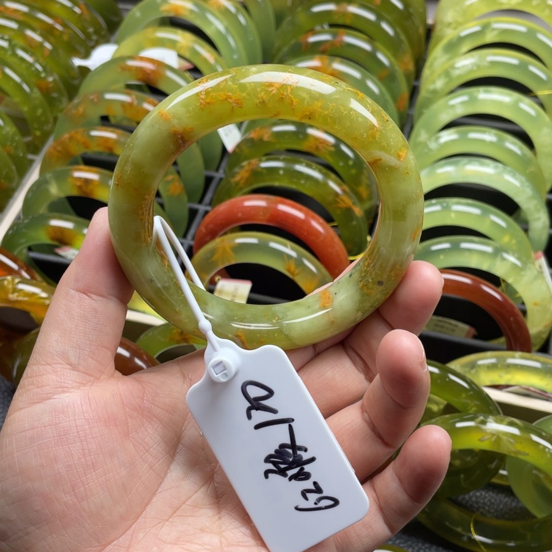 未镶嵌蛇纹石玉手镯有裂手镯特价不退不换