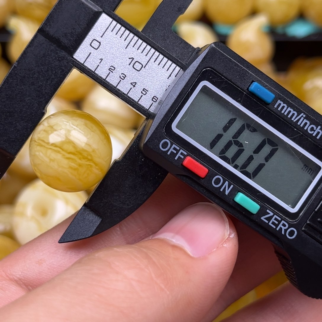 琥珀裸石未镶嵌蜜蜡