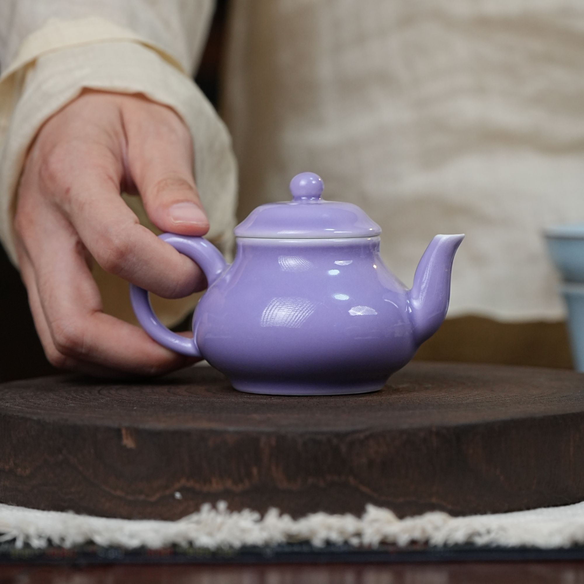 景德镇高温颜色釉香芋紫茶壶