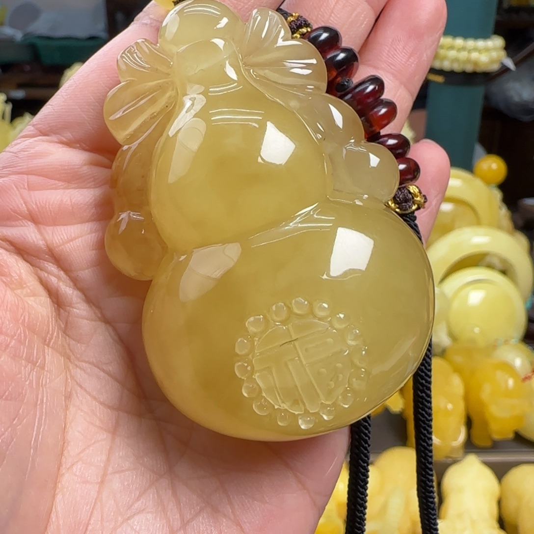 蜜蜡未镶嵌珠宝奇石