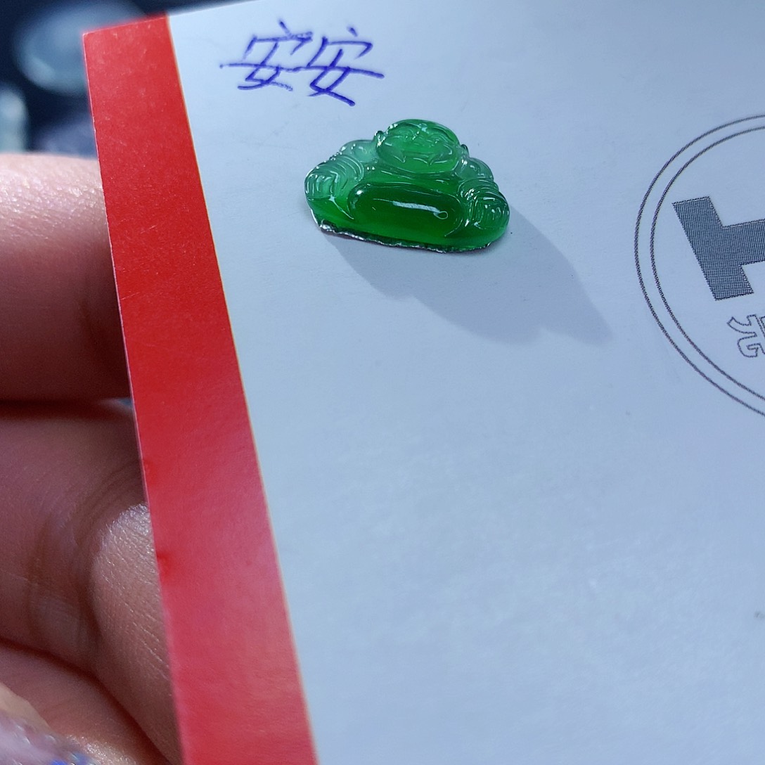 翡翠颈饰未镶嵌天然翡翠高冰佛