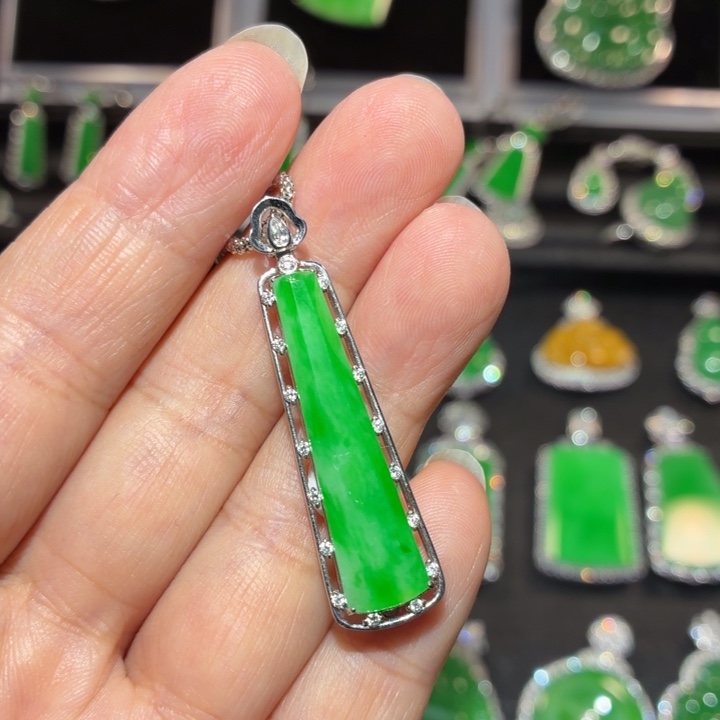 翡翠18K金镶嵌吊坠(不含链)翡翠