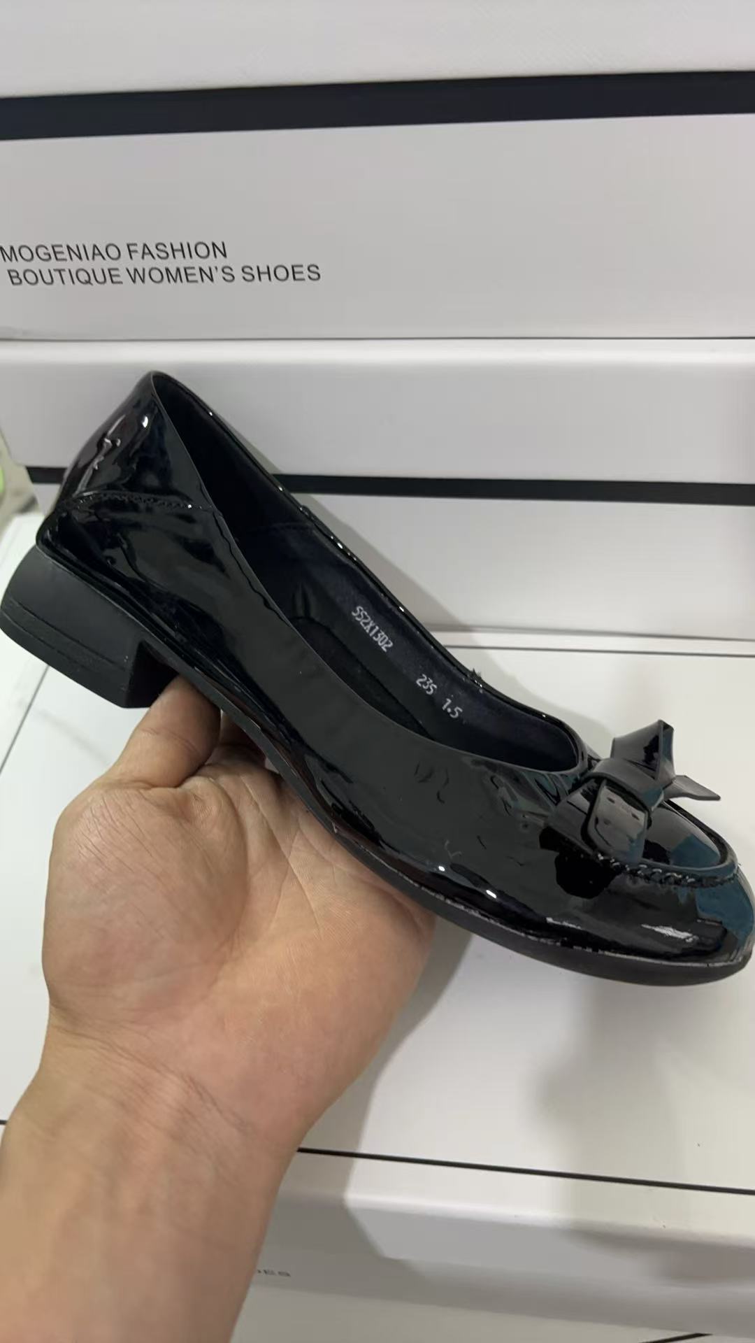 MOGENIAO/陆伟风081-头层牛皮浅口一脚蹬女士小单鞋