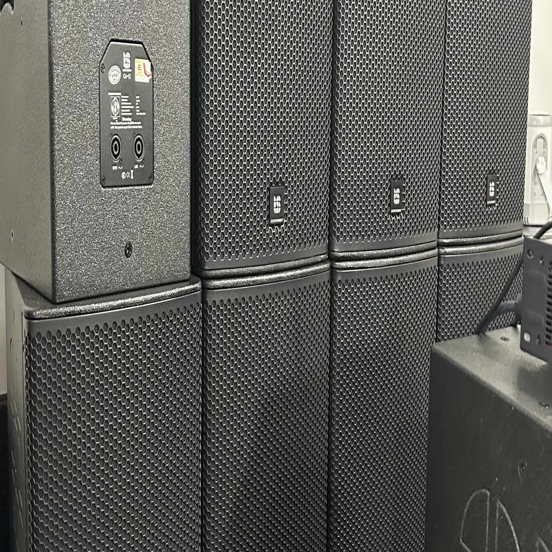 9新  （不包邮）英国罗杰高端系列12寸音响四件套➕悠响点歌机