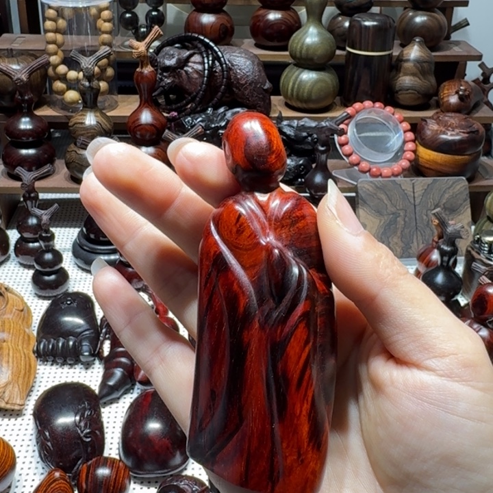 游***龍檀香紫檀（小叶紫檀）无相