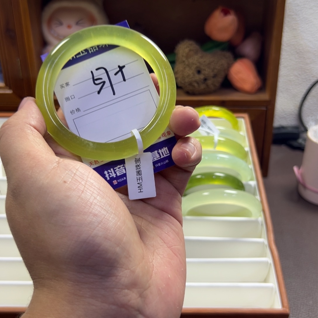 蛇纹石玉未镶嵌手镯582