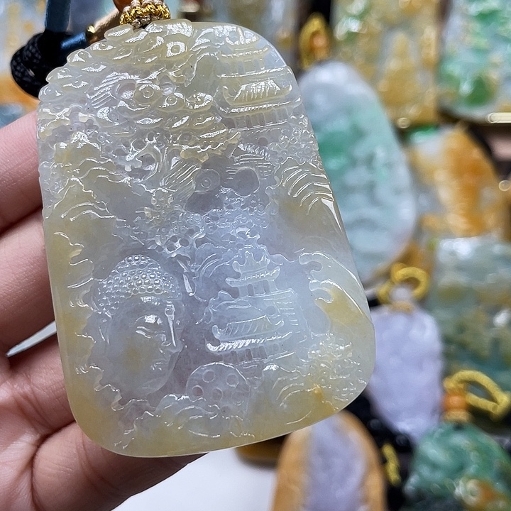 心***下翡翠未镶嵌颈饰天然