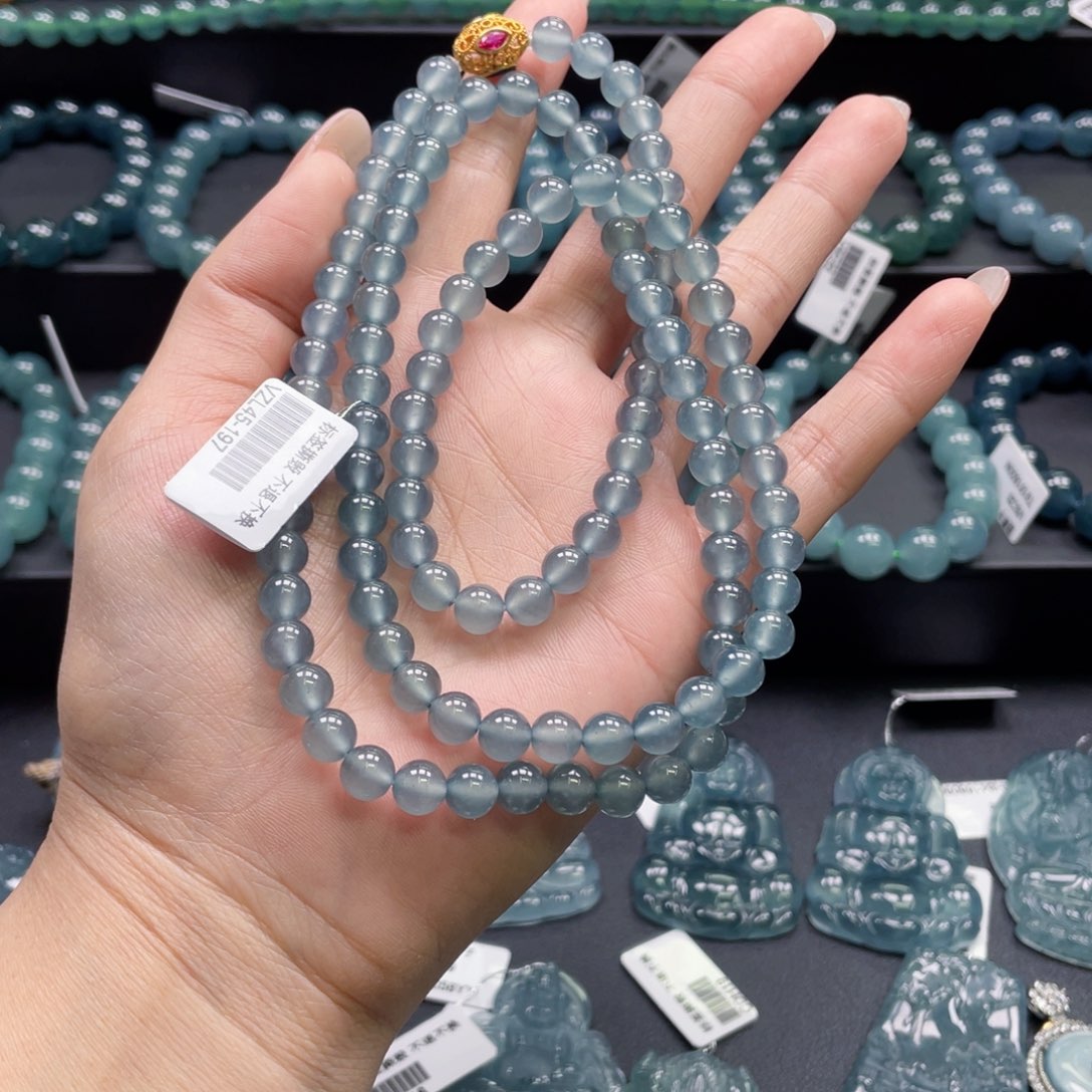 问***多翡翠18K金镶嵌颈饰卡6.8