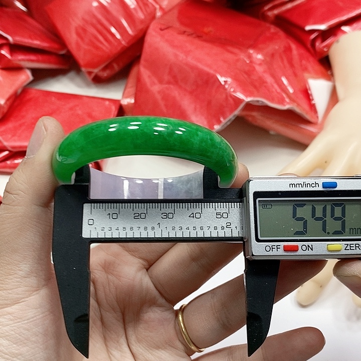 翡翠手镯未镶嵌130 