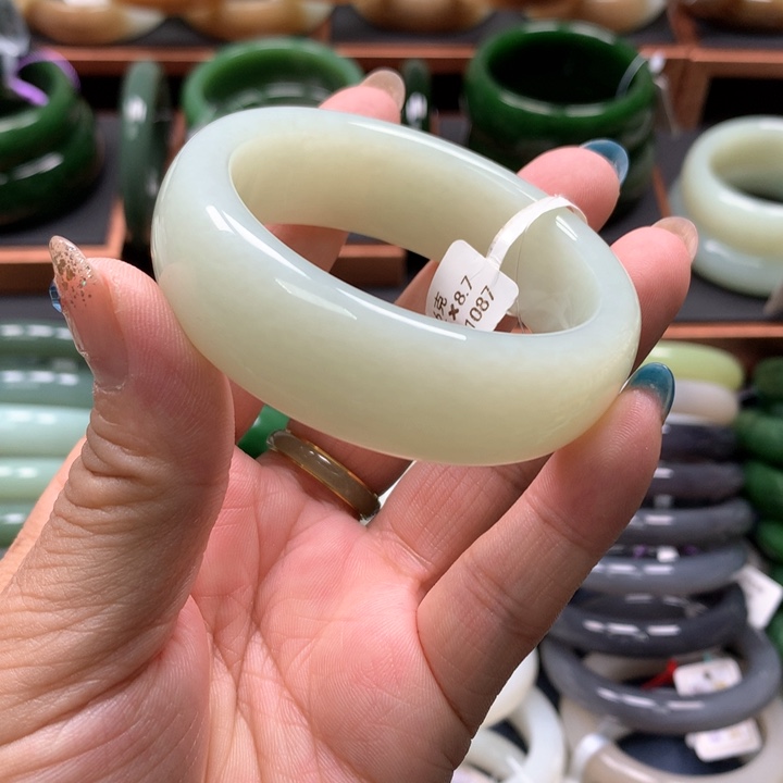 【闪购商品】未镶嵌手镯和田玉8