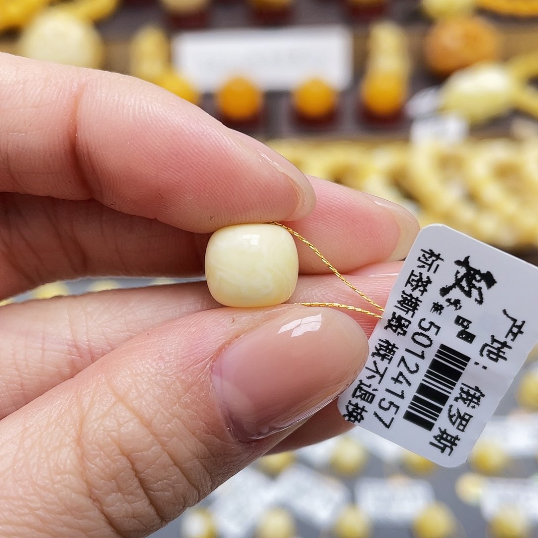 琥珀裸石未镶嵌梦*了蜜蜡老型9.9*8.9mm