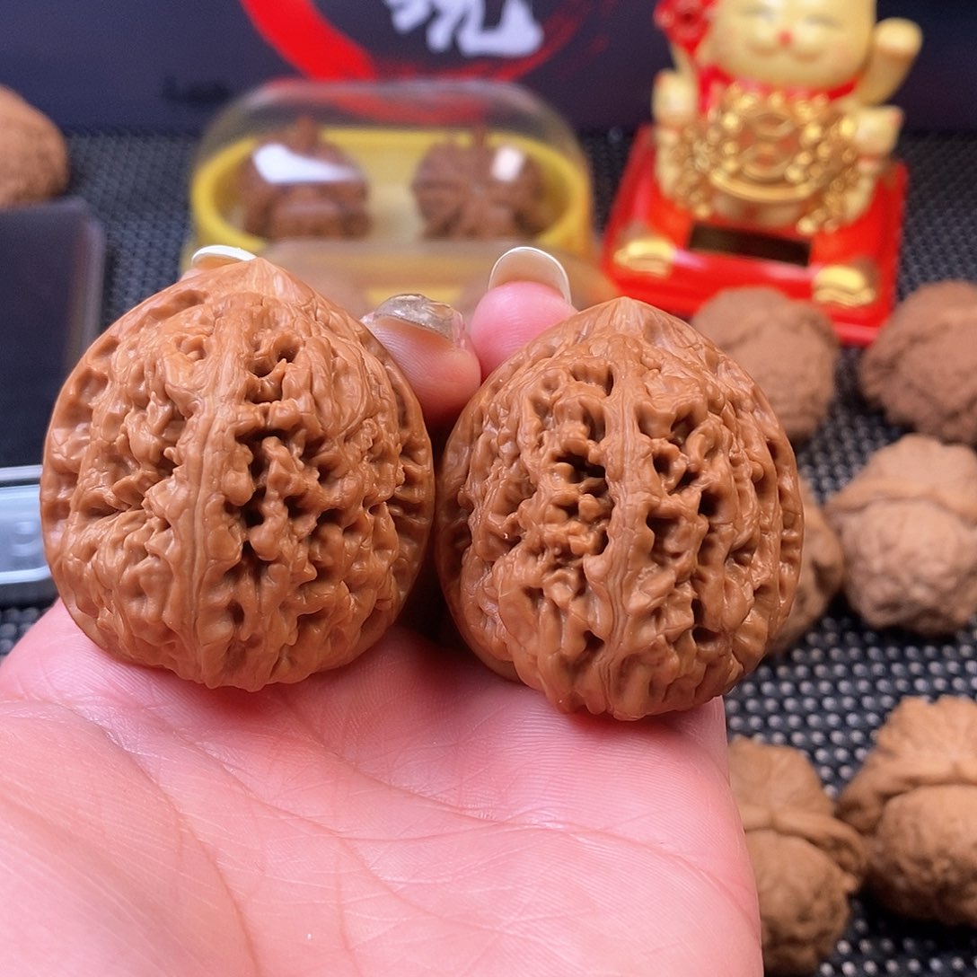 文玩核桃吊坠40尺凤凰台53克