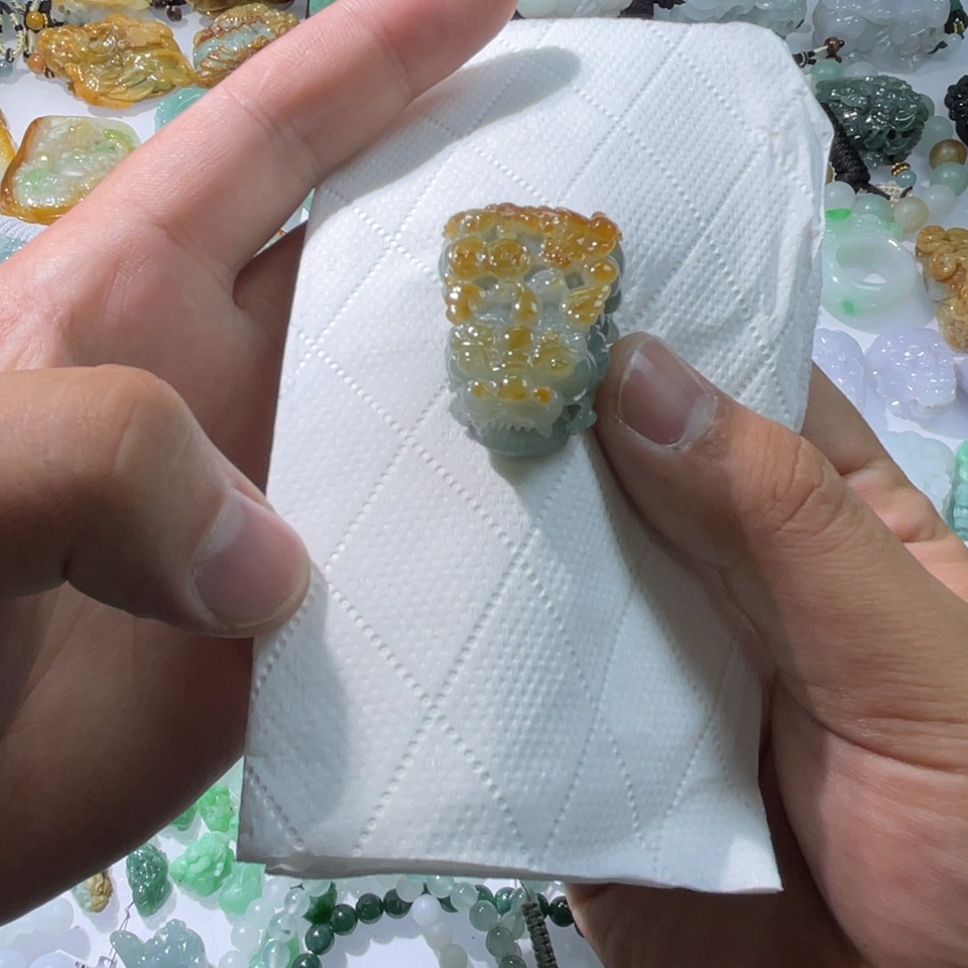 翡翠颈饰未镶嵌天然