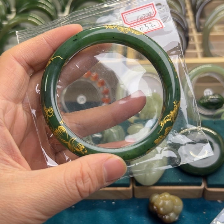 和田玉手镯未镶嵌63.2圈围10338