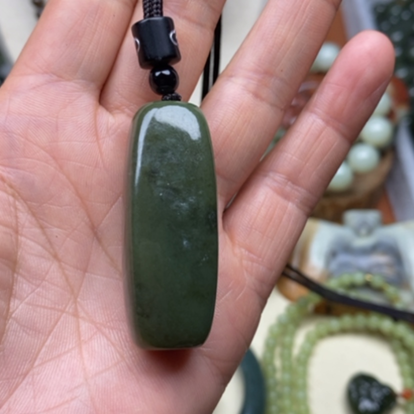 【闪购商品】未镶嵌岫岩河磨玉（透闪石质玉）挂件