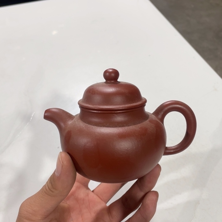 紫砂茶壶老厂紫砂壶一件。