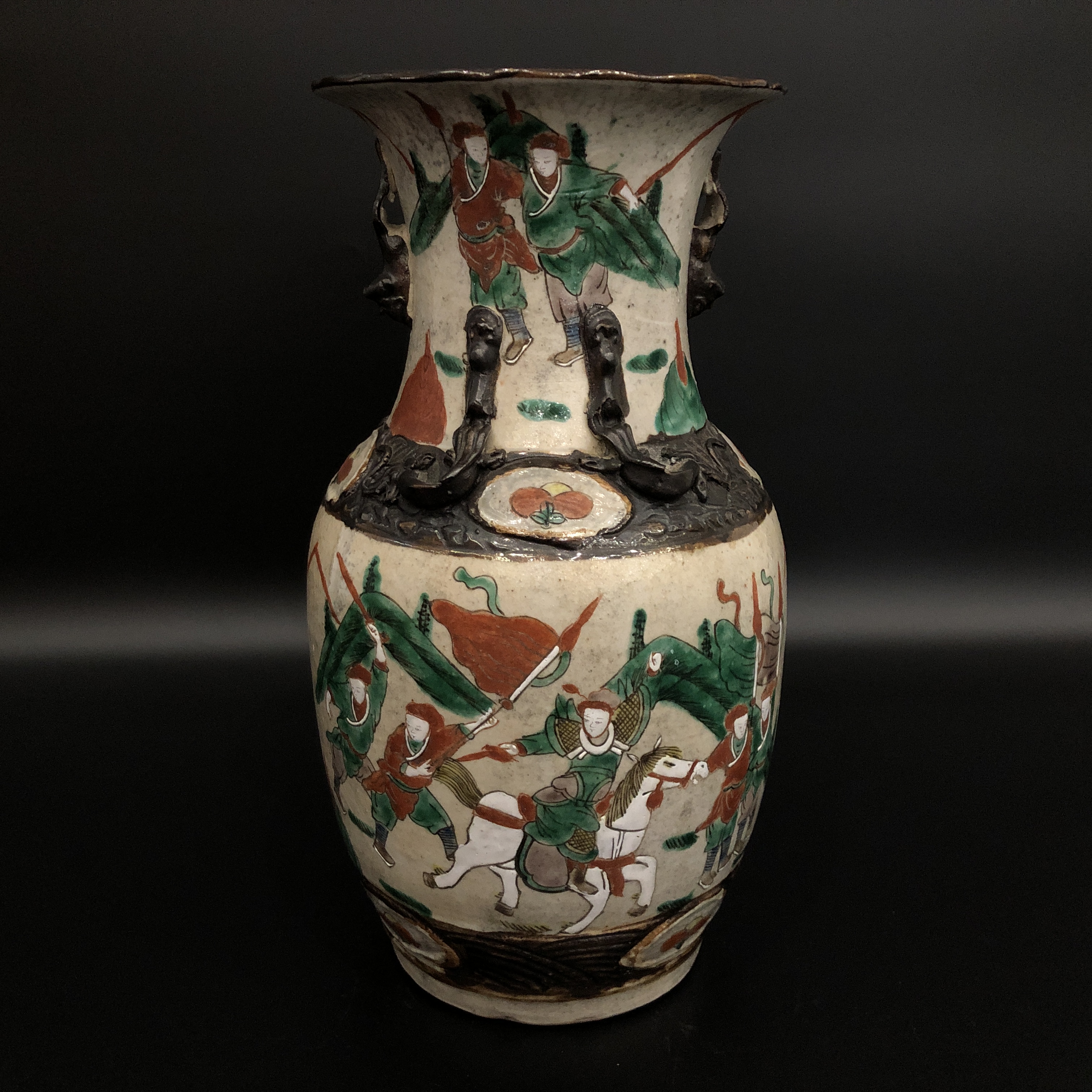 lot:25120961 清光绪哥釉五彩刀马人物故事赏瓶 高34.2cm