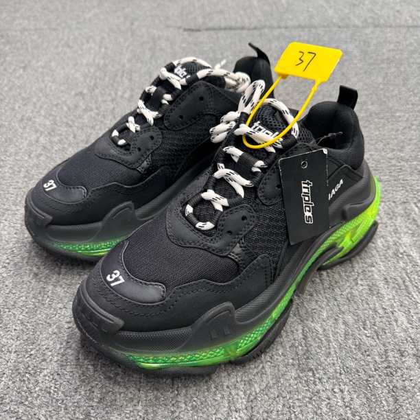 全新未使用 Balenciaga/巴黎世家 37码 Triples 黑绿 气垫款