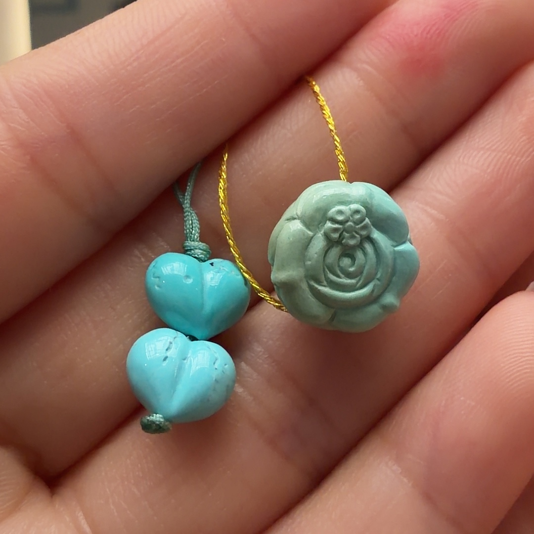 绿松石未镶嵌颈饰