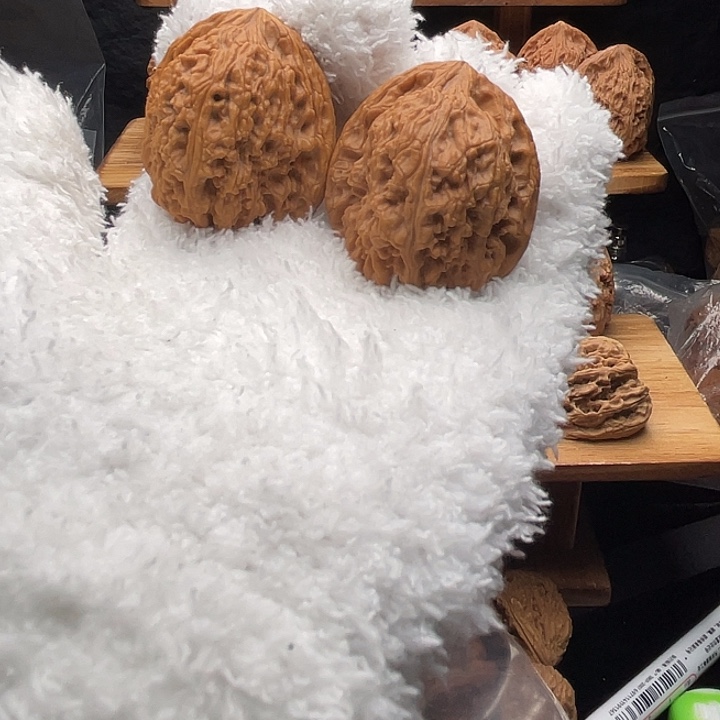 芈***月文玩核桃吊坠物美价廉