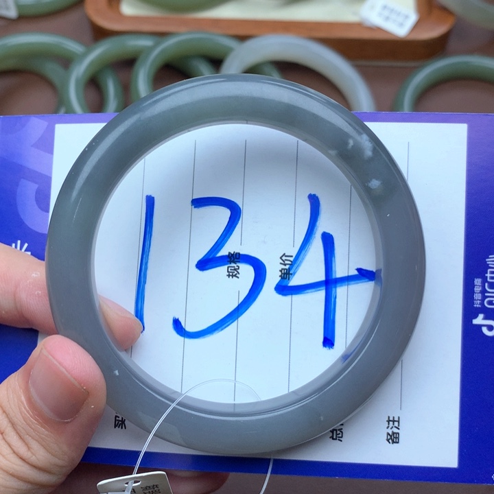 和田玉手镯未镶嵌60