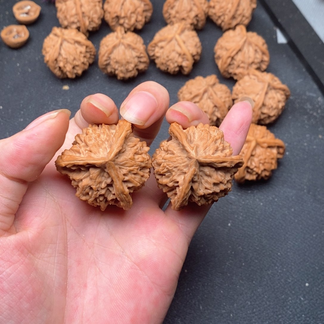 文玩核桃吊坠清***Q39正奔