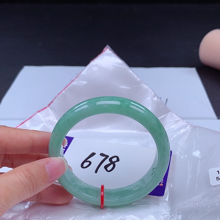 翡翠手镯未镶嵌手镯100101