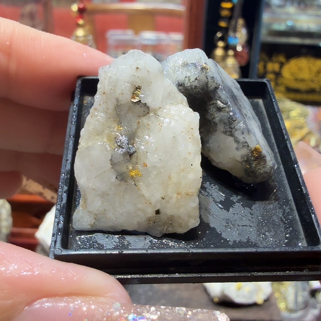 尤13.4g左右聚金阁天然明金矿标