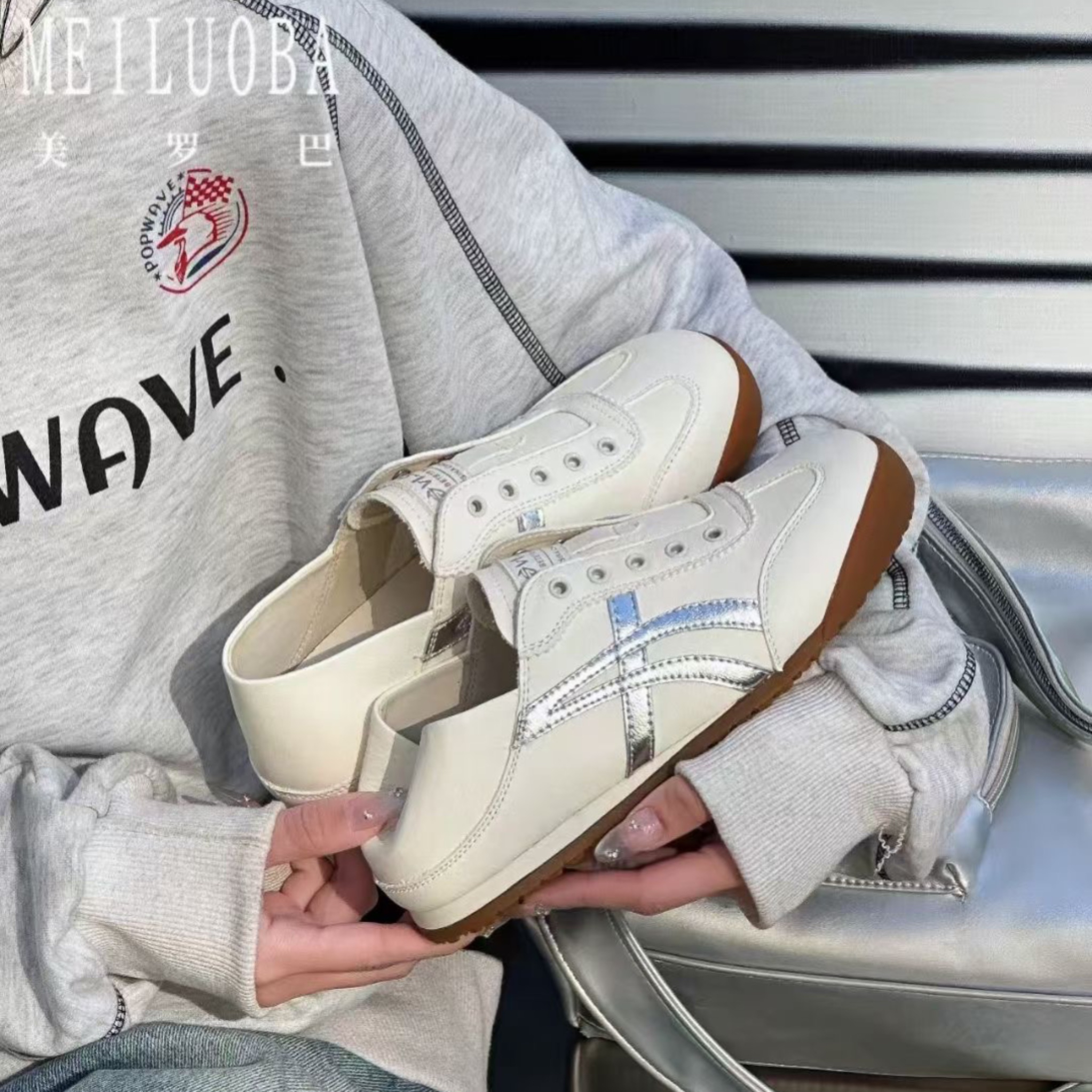 【美罗巴】2025春款百搭休闲随性平底小白鞋
