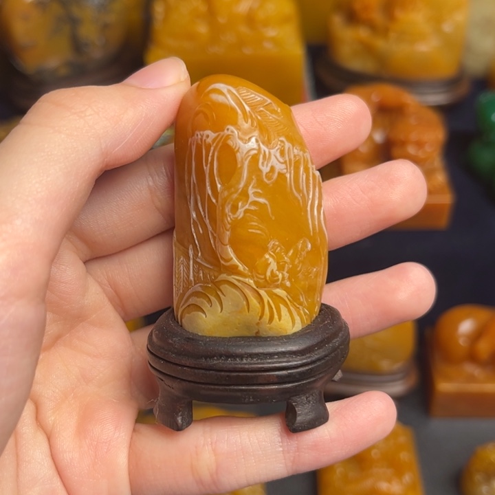 广***人田黄石题材：工艺品