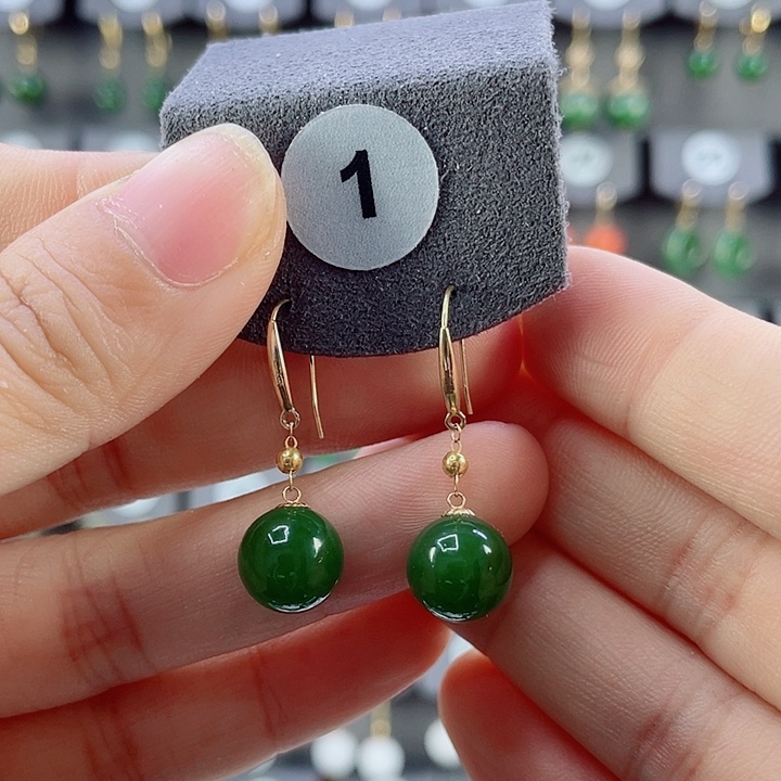 18K金镶嵌和田玉耳饰