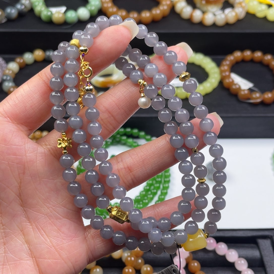 颈饰未镶嵌和田玉