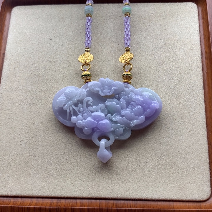 翡翠颈饰未镶嵌翡翠花牌