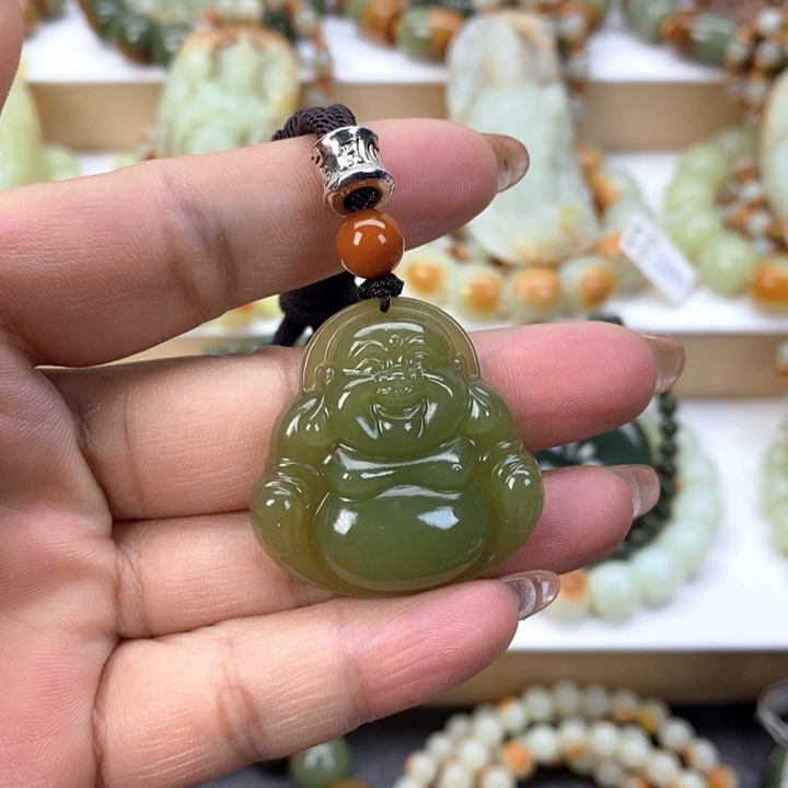 【闪购商品】透闪石质玉颈饰未镶嵌