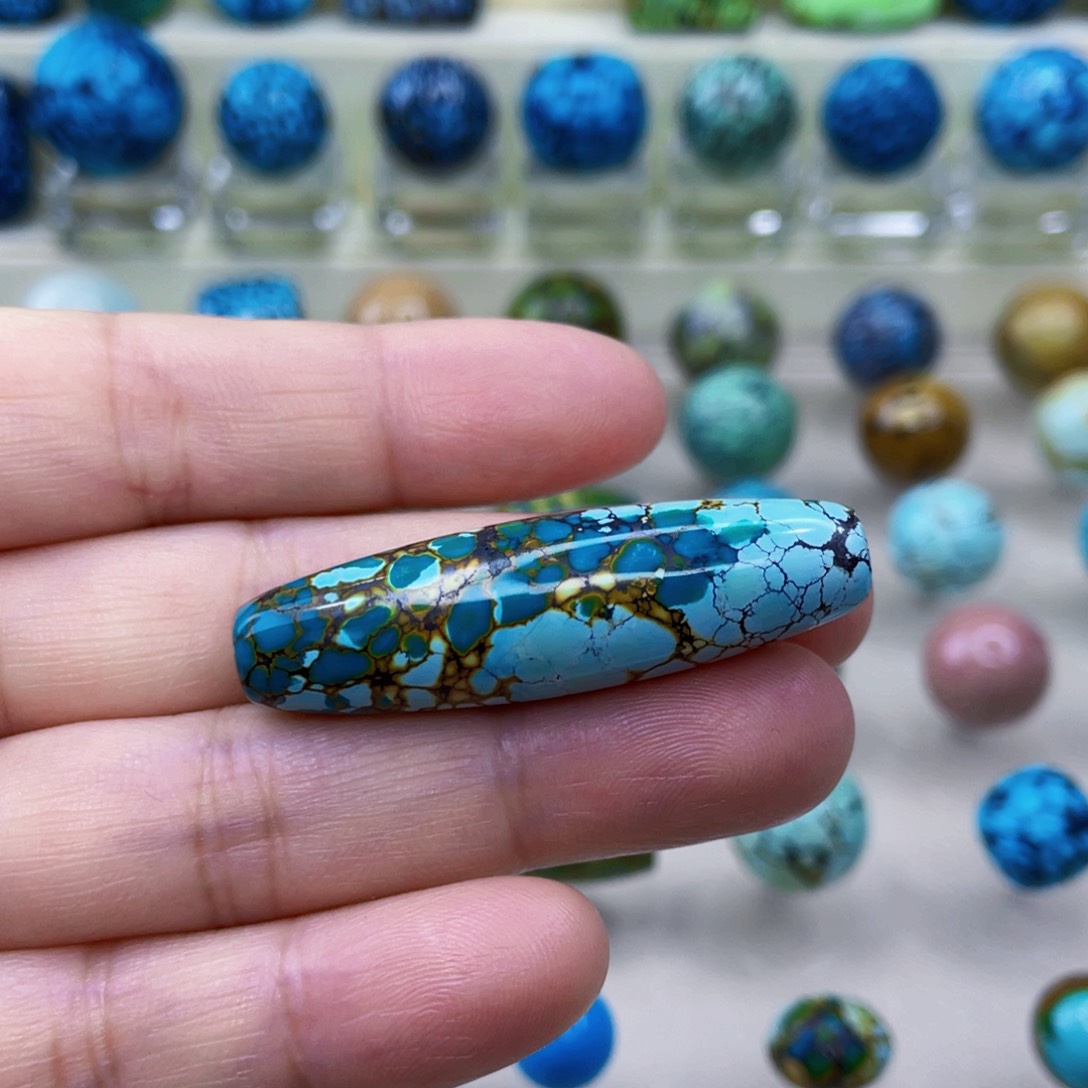 未镶嵌绿松石颈饰