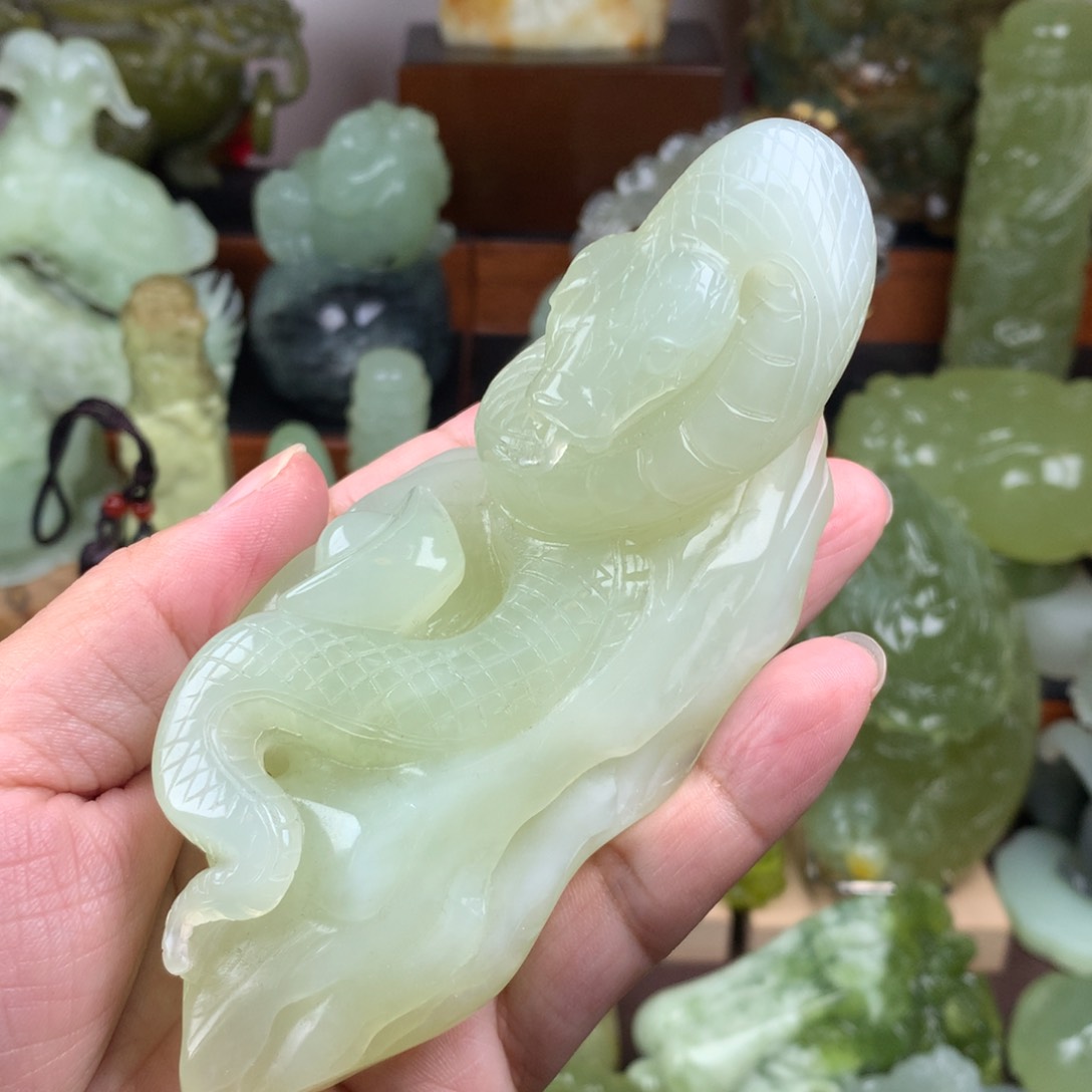 岫玉未镶嵌手把件