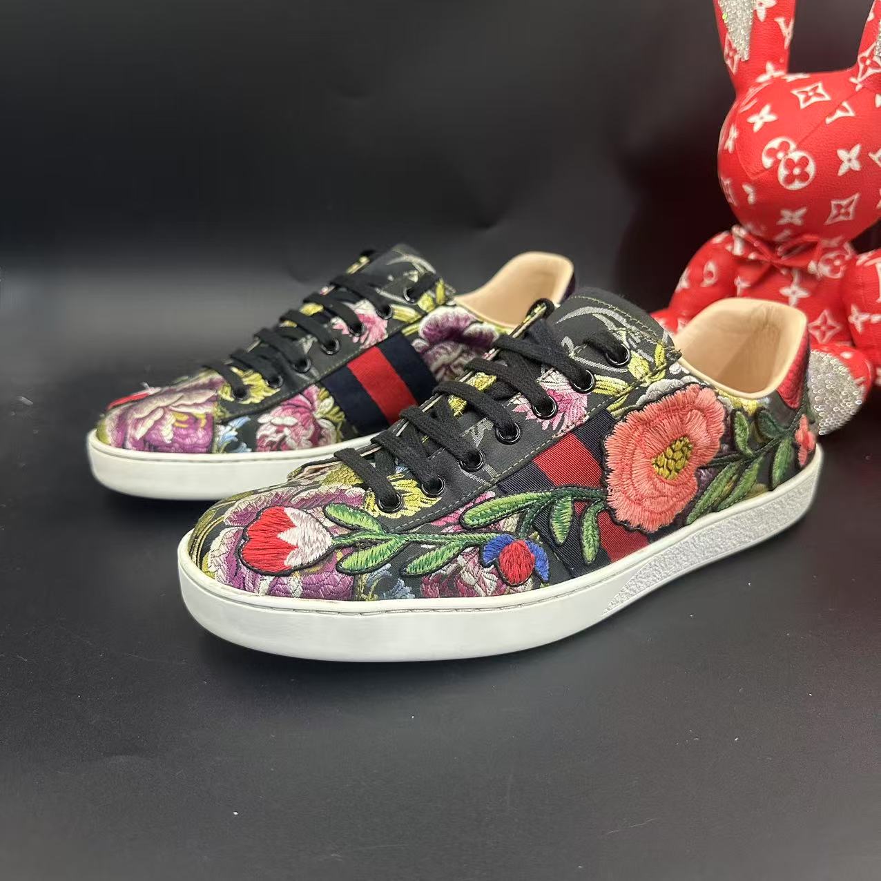 95新 GUCCI/古驰 花卉刺绣圆头低帮时尚板鞋42欧码 ddm2762