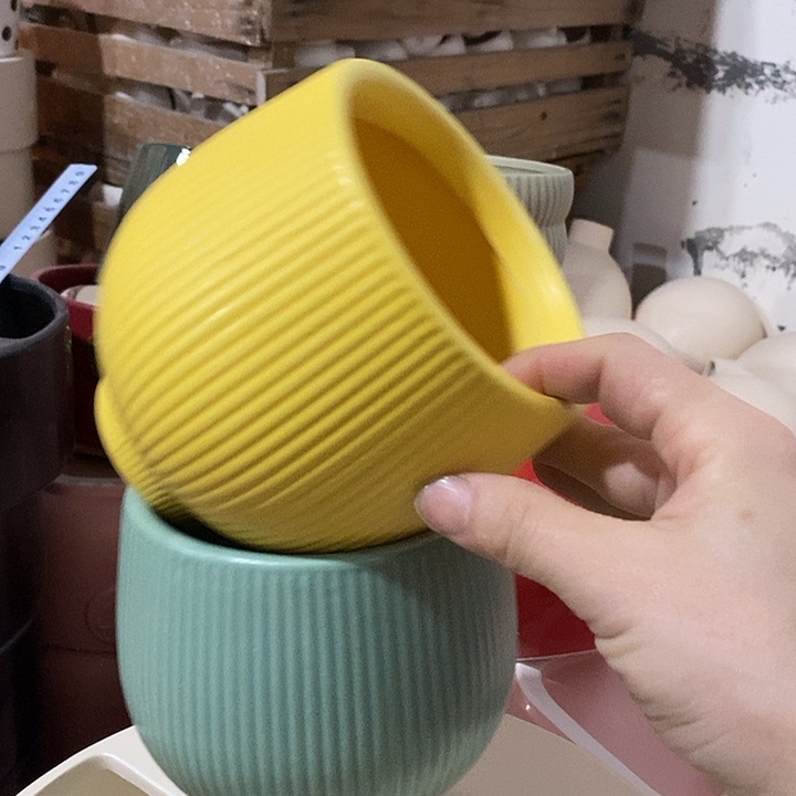 陶瓷花盆有孔 瑕疵介意勿拍 