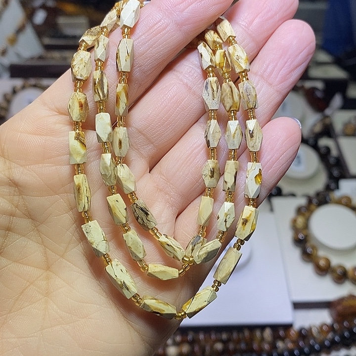 琥珀未镶嵌裸石干白花