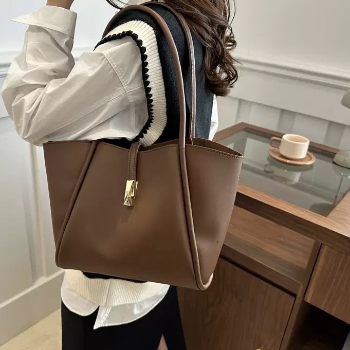 【高22】经典休闲包包