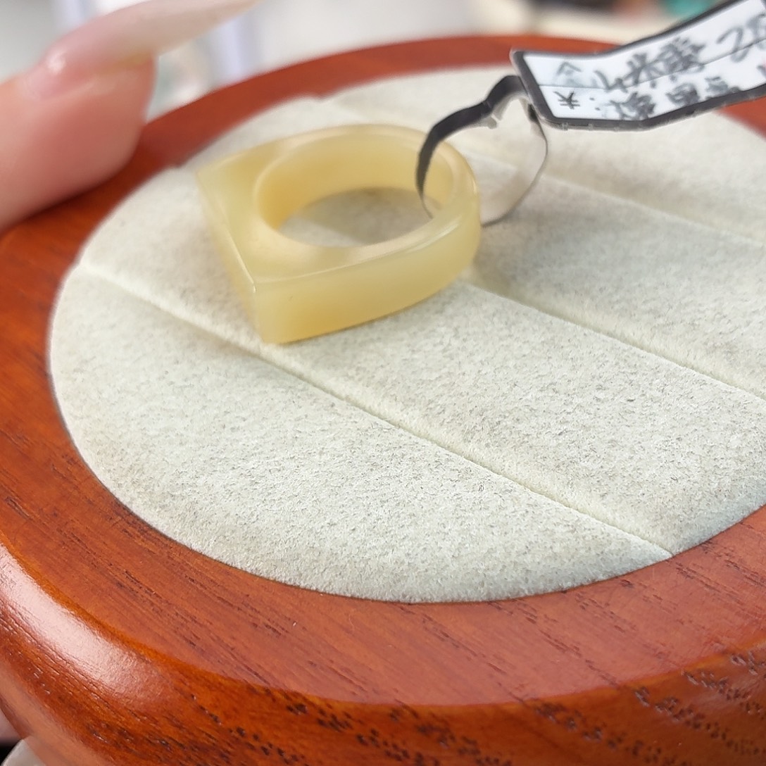 和田玉未镶嵌戒指r36金山糖马鞍17.5