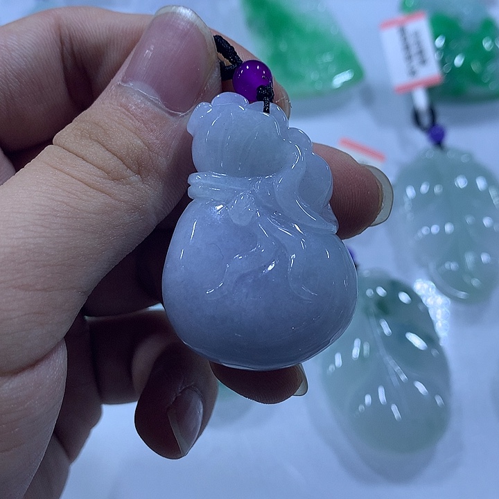 翡翠未镶嵌颈饰天然翡翠A货吊坠