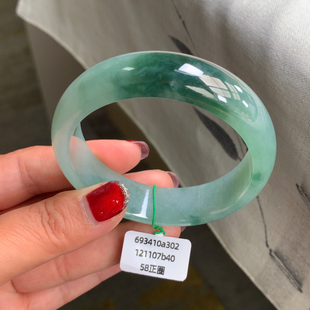 翡翠未镶嵌手镯冰糯蓝绿底性价比【强推】
