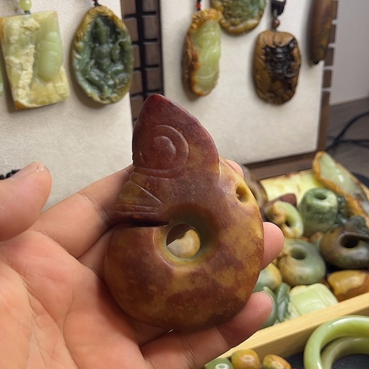 和田玉未镶嵌车挂