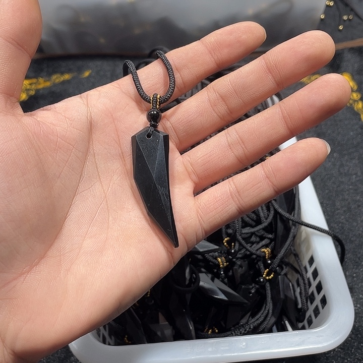 先***跃黑曜岩合金颈饰黑曜石狼牙