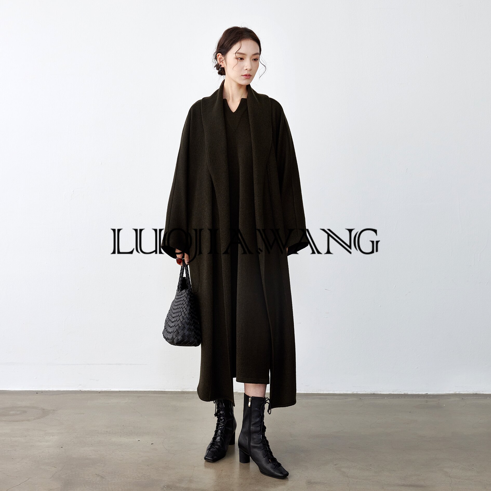 LUOJIAWANG秋冬羊毛质感长款大衣斗篷式外套