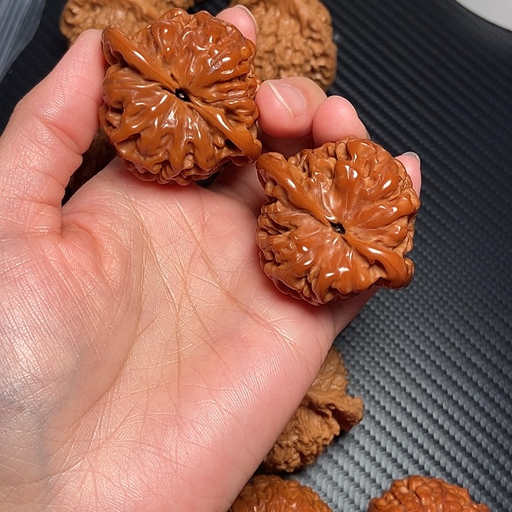 木质类45官帽。   核桃。    