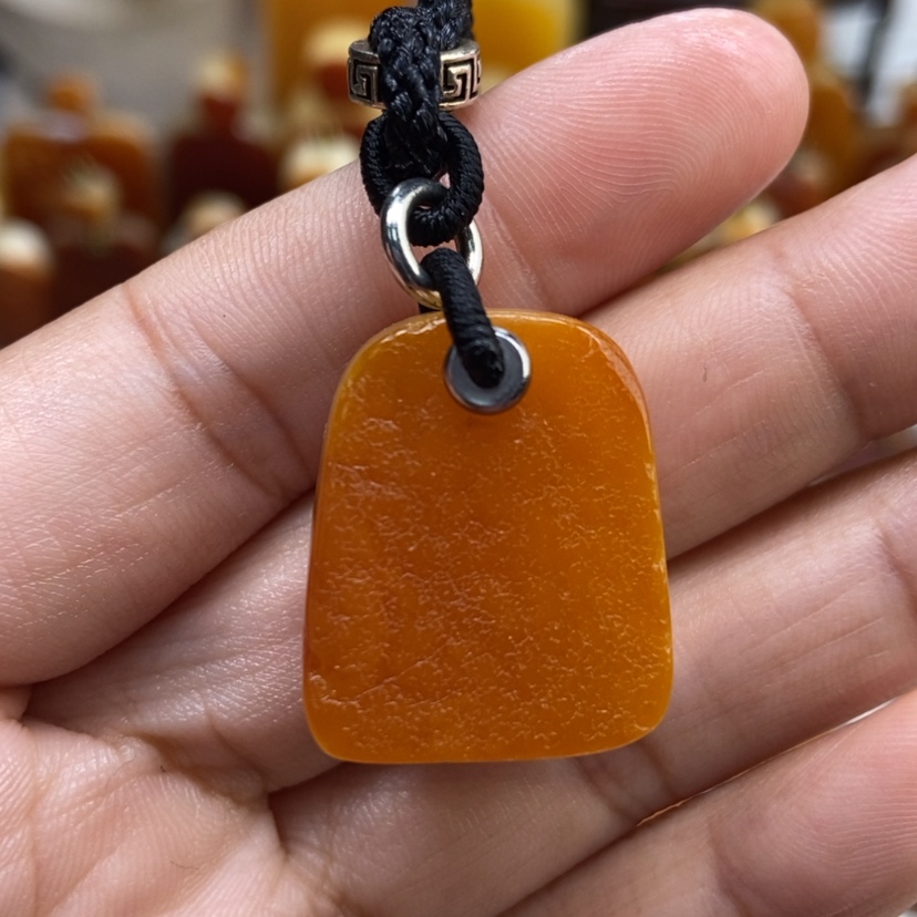 【闪购商品】琥珀颈饰未镶嵌